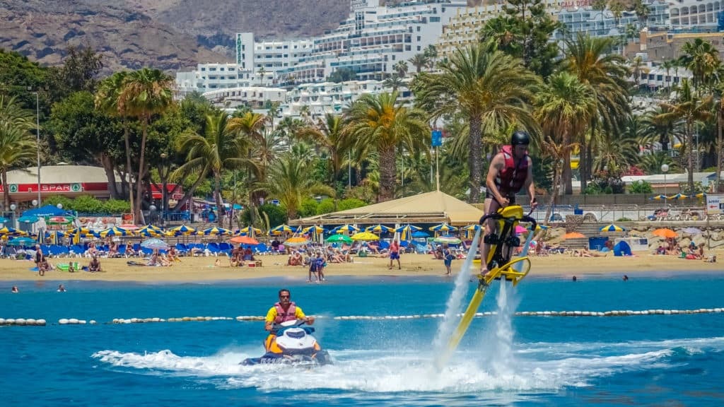 Attività acquatiche a Lloret de Mar - moto d'acqua e flyboard